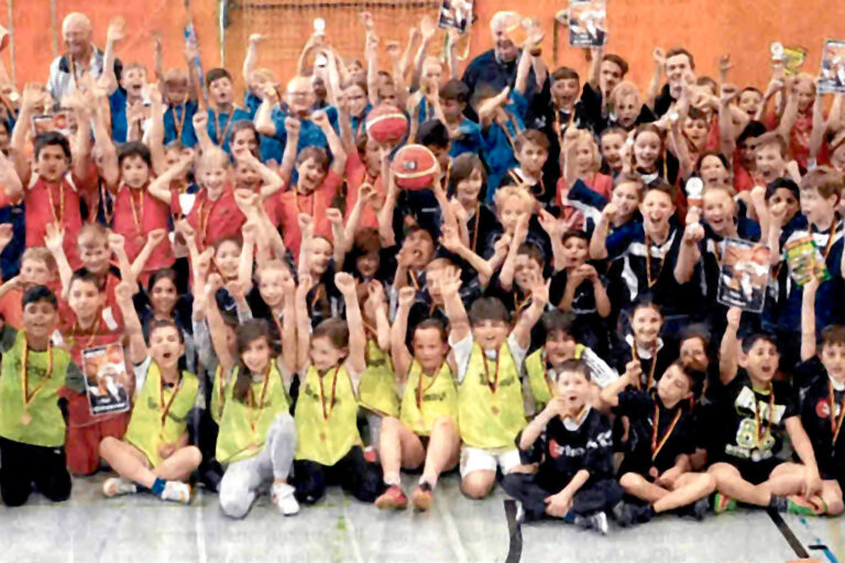 Gruppenfoto zum Grundschulturnier 2017