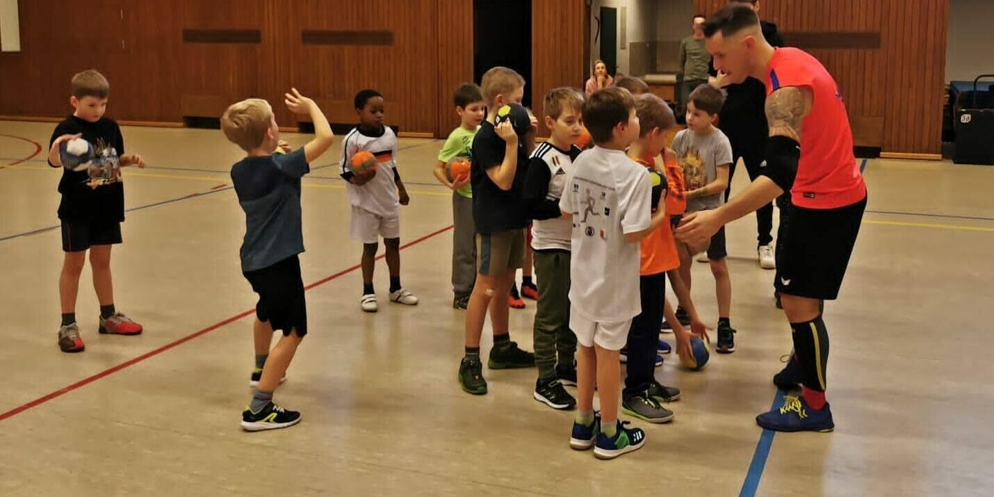 677cc91d-0840-487a-b46a-640a9565978a